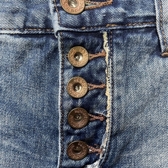 FREE PEOPLE Denim Shorts Blue Distressed Raw Hem Button Fly 32x3 Womens Size 24 - Picture 5 of 11